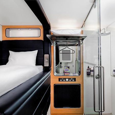 Yotelair London Gatwick Airport Хорли Экстерьер фото