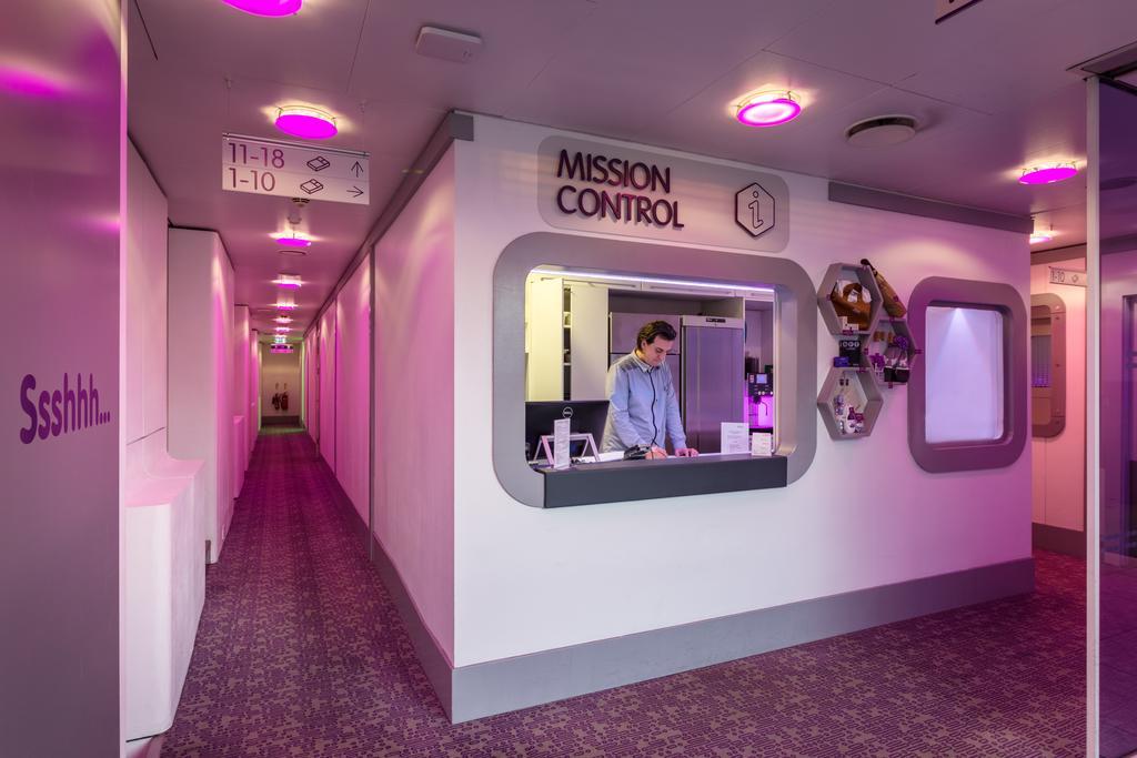 Yotelair London Gatwick Airport Хорли Экстерьер фото